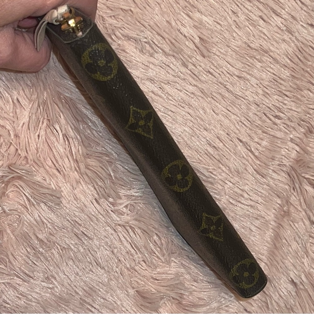 LOUIS VUITTON Clemence Wallet - Picture 13 of 14